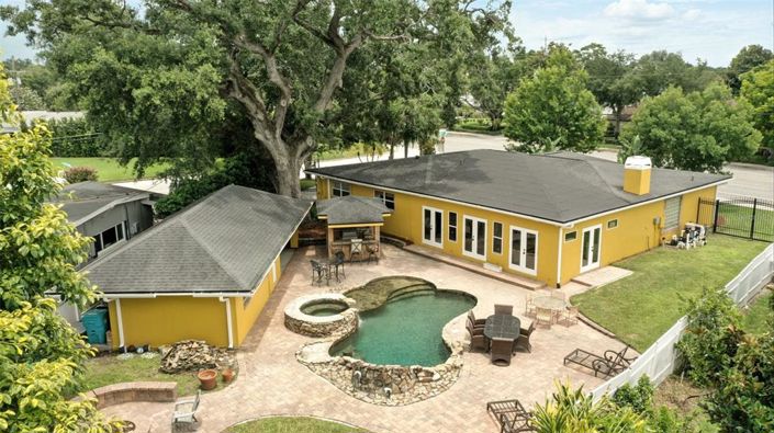 Image No.2-4 Bed House for sale