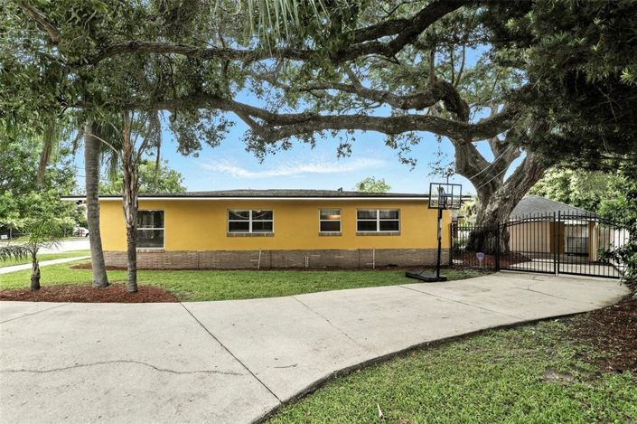 Image No.6-4 Bed House for sale