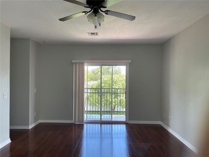 Image No.22-4 Bed House for sale