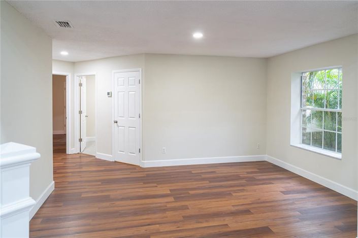 Image No.11-4 Bed House for sale