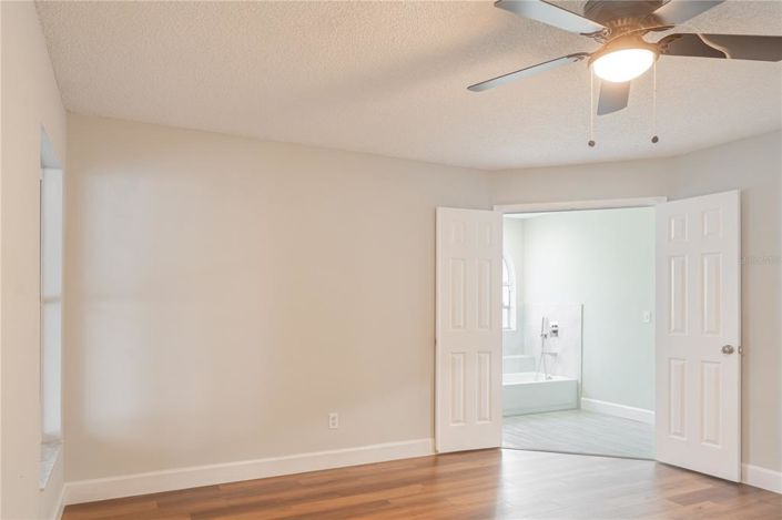 Image No.20-4 Bed House for sale