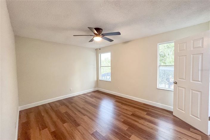 Image No.37-4 Bed House for sale