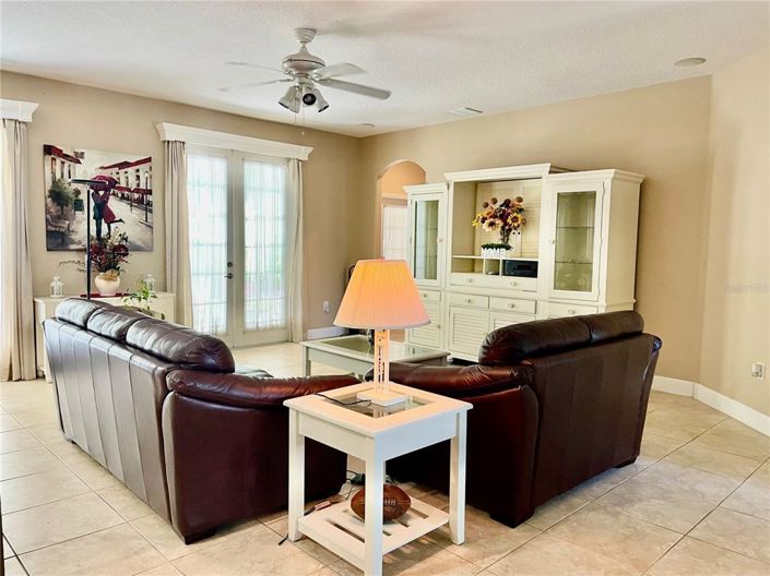 Image No.13-6 Bed House for sale