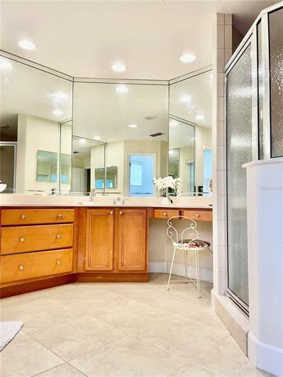 Image No.19-6 Bed House for sale