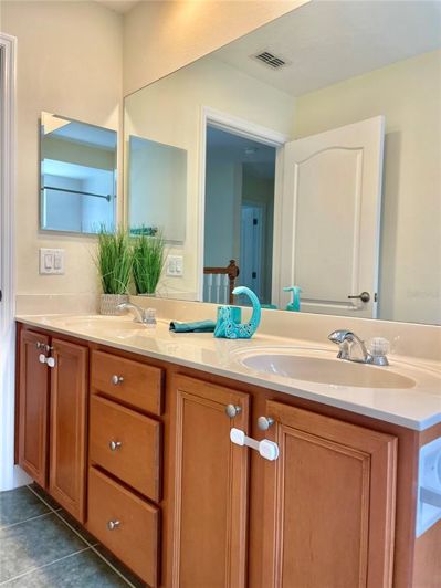 Image No.24-6 Bed House for sale