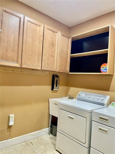 Image No.33-6 Bed House for sale