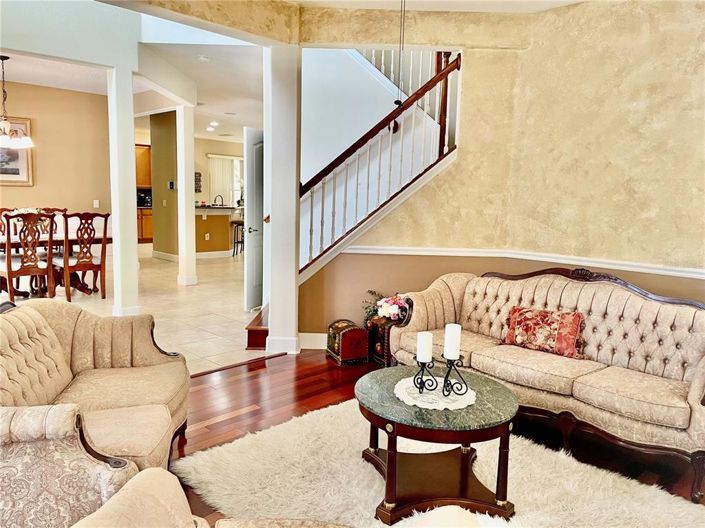 Image No.4-6 Bed House for sale