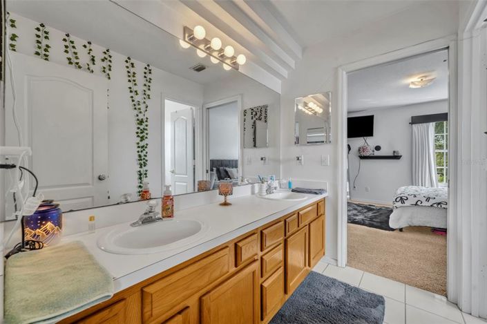 Image No.44-5 Bed House for sale