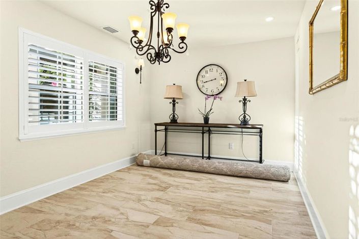 Image No.15-3 Bed House for sale