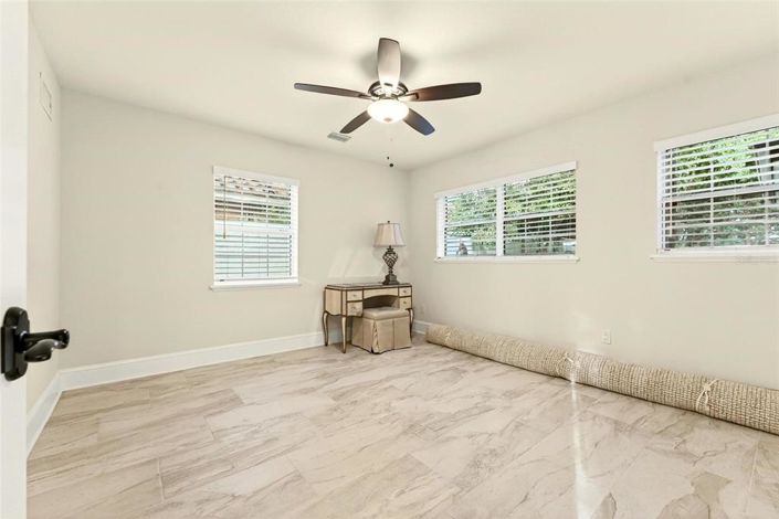 Image No.16-3 Bed House for sale