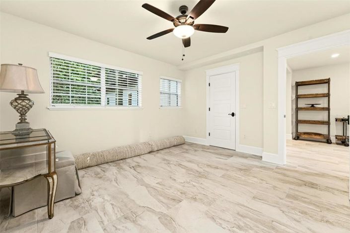 Image No.17-3 Bed House for sale