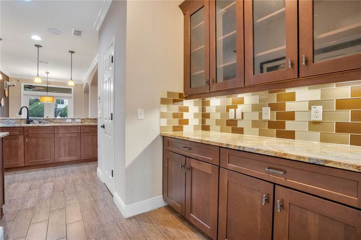 Image No.18-7 Bed House for sale