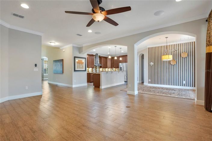 Image No.23-7 Bed House for sale