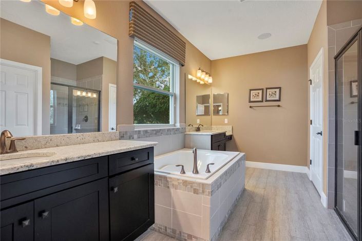 Image No.27-7 Bed House for sale