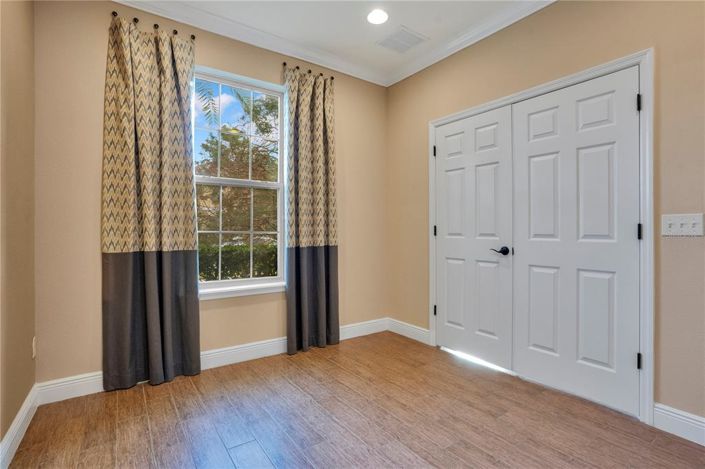 Image No.9-7 Bed House for sale