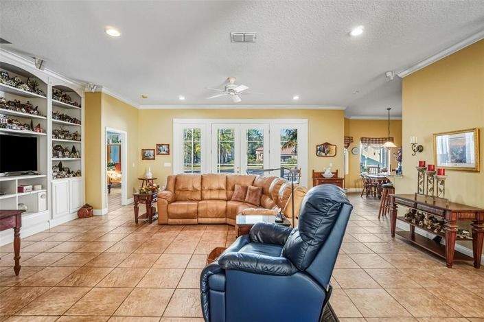 Image No.12-4 Bed House for sale