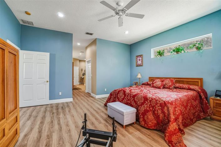 Image No.23-4 Bed House for sale