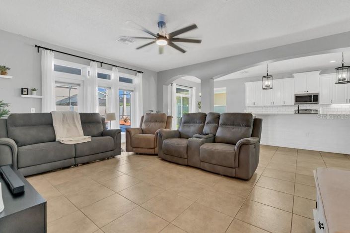 Image No.12-6 Bed House for sale