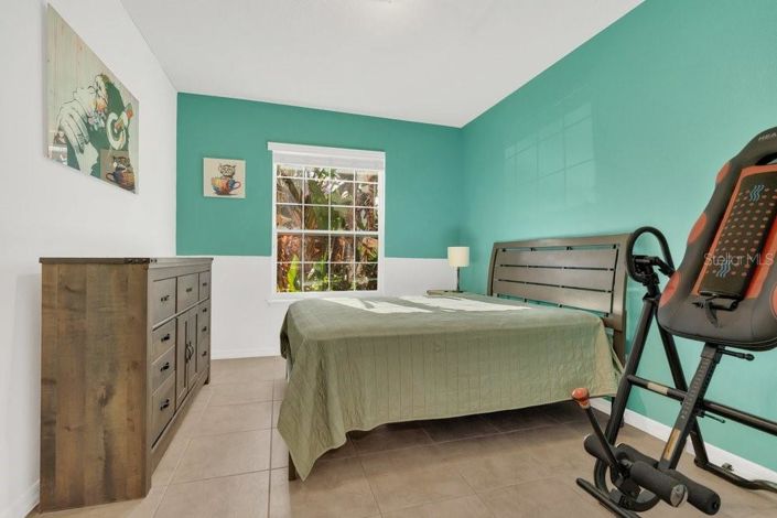 Image No.18-6 Bed House for sale