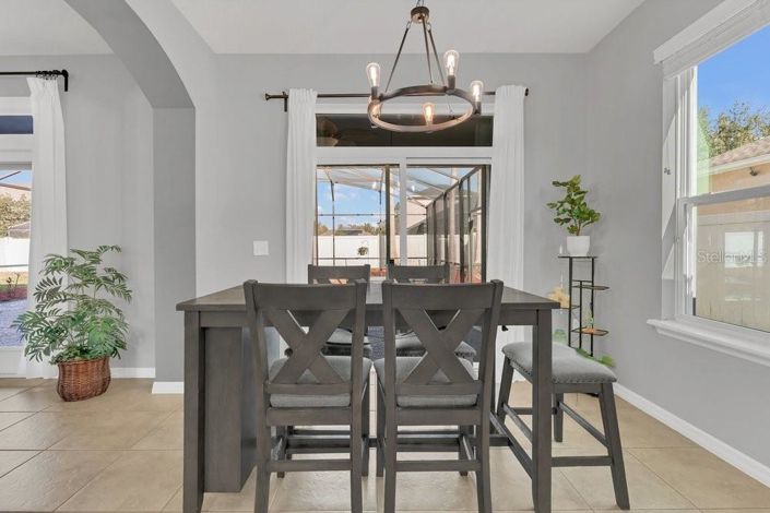 Image No.9-6 Bed House for sale