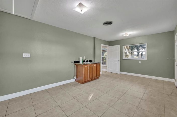 Image No.12-3 Bed House for sale