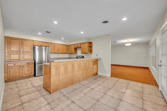 Image No.6-3 Bed House for sale