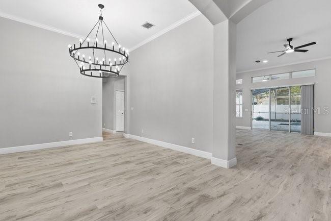 Image No.6-5 Bed House for sale