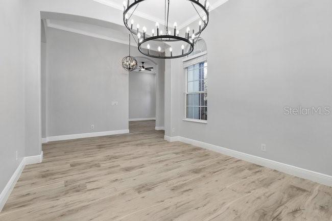 Image No.7-5 Bed House for sale