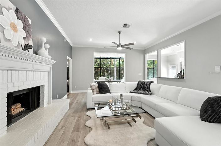 Image No.17-3 Bed House for sale