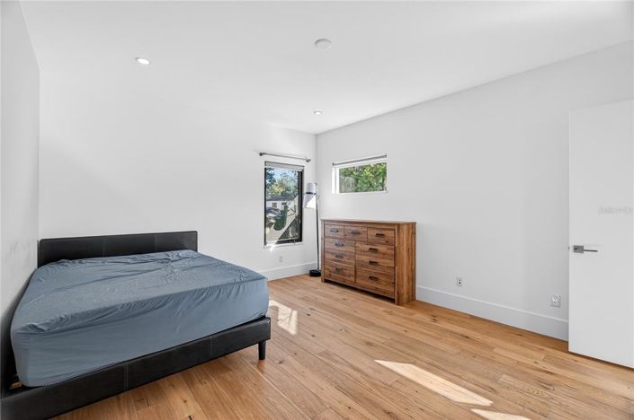 Image No.29-4 Bed House for sale