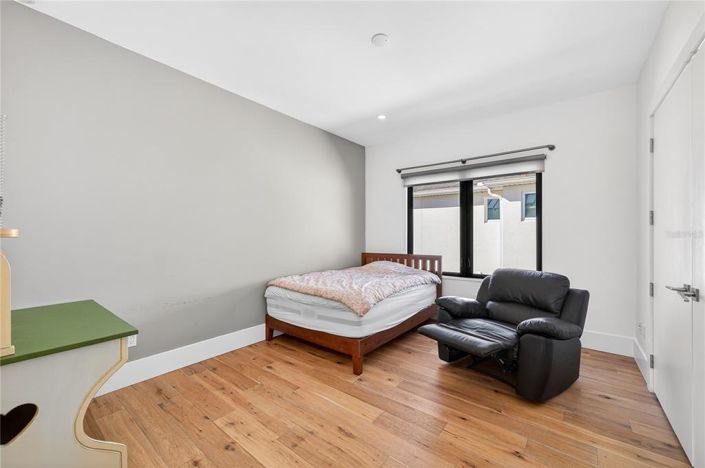 Image No.35-4 Bed House for sale