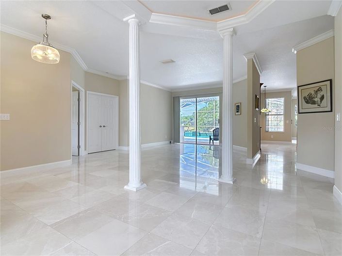 Image No.11-3 Bed House for sale