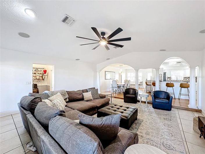 Image No.9-3 Bed House for sale