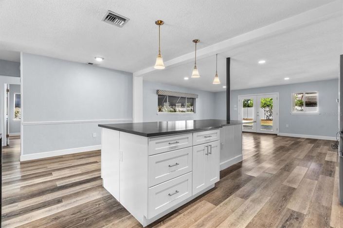 Image No.18-4 Bed House for sale