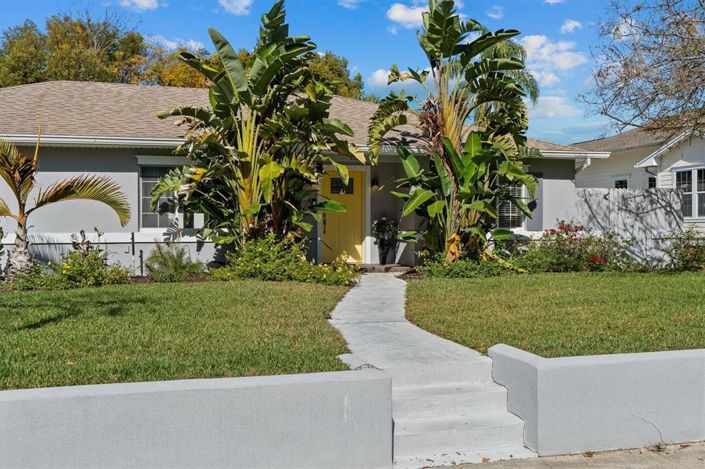 Image No.2-4 Bed House for sale