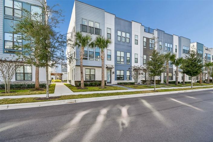 Image No.2-Maison de ville de 4 chambres à vendre à Saint John