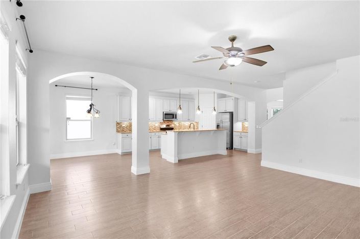 Image No.10-6 Bed House for sale