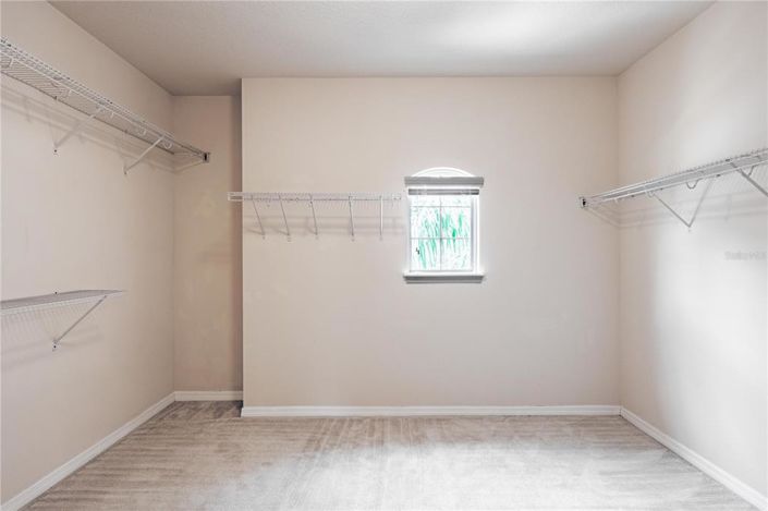 Image No.20-6 Bed House for sale