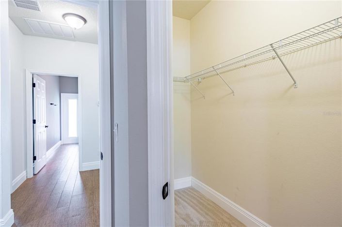 Image No.26-6 Bed House for sale