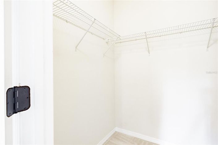 Image No.29-6 Bed House for sale