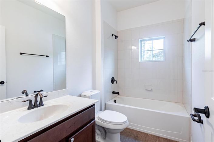 Image No.30-6 Bed House for sale