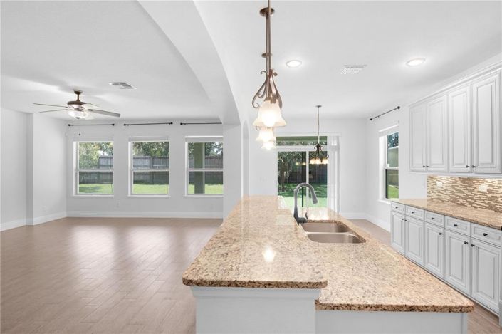 Image No.5-6 Bed House for sale