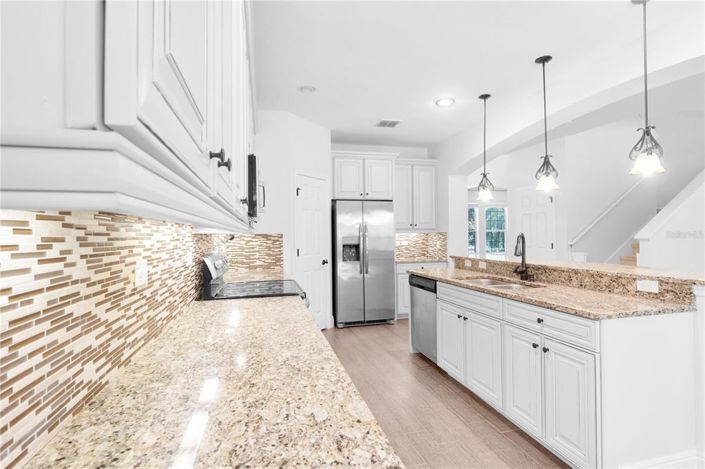 Image No.7-6 Bed House for sale