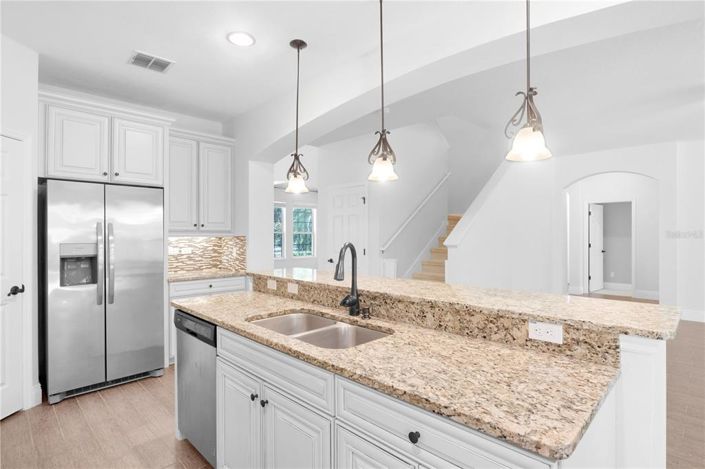 Image No.9-6 Bed House for sale