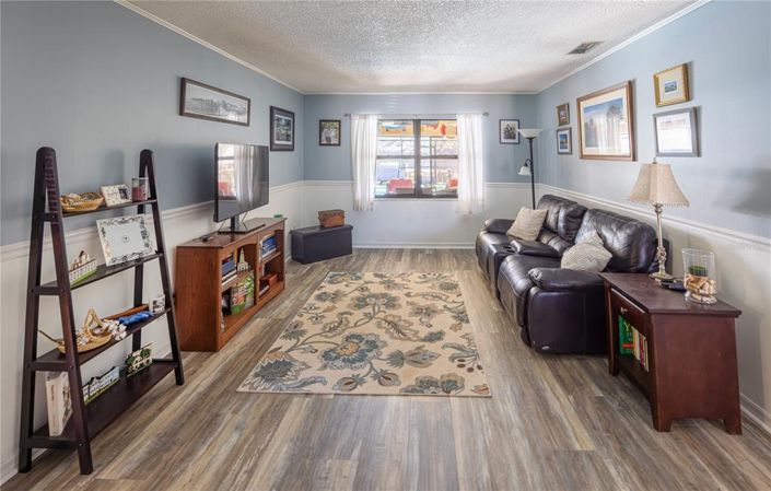 Image No.19-4 Bed House for sale