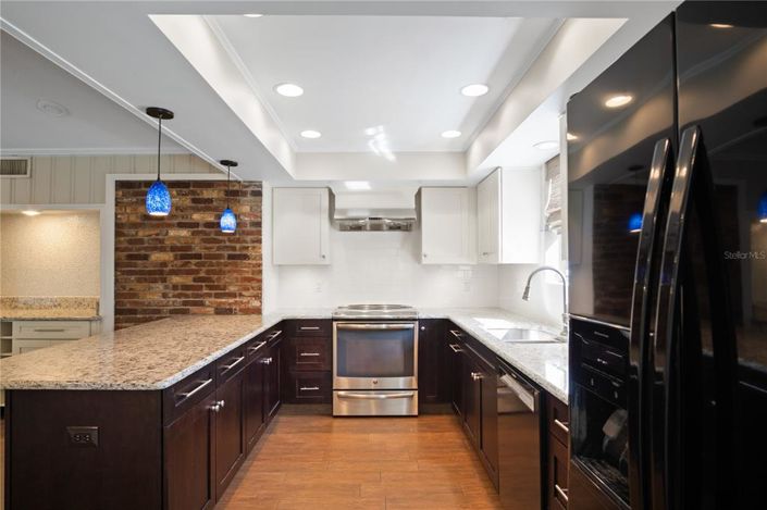 Image No.9-3 Bed House for sale