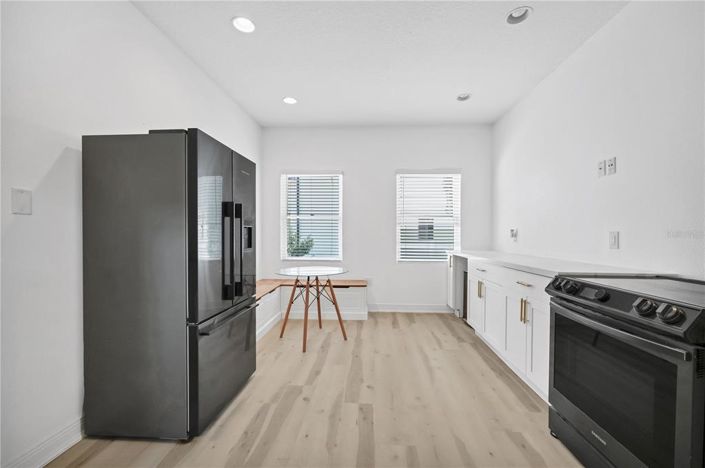 Image No.18-6 Bed House for sale