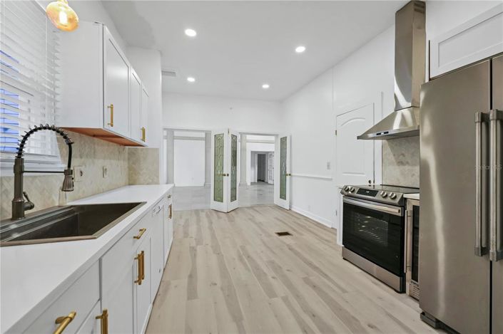 Image No.24-6 Bed House for sale