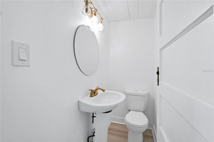 Image No.26-6 Bed House for sale