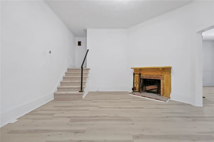 Image No.28-6 Bed House for sale